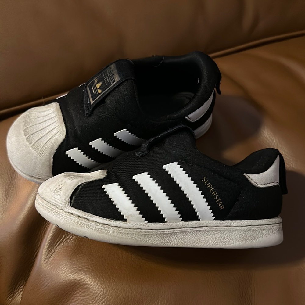 Adidas superstar black toddler 7